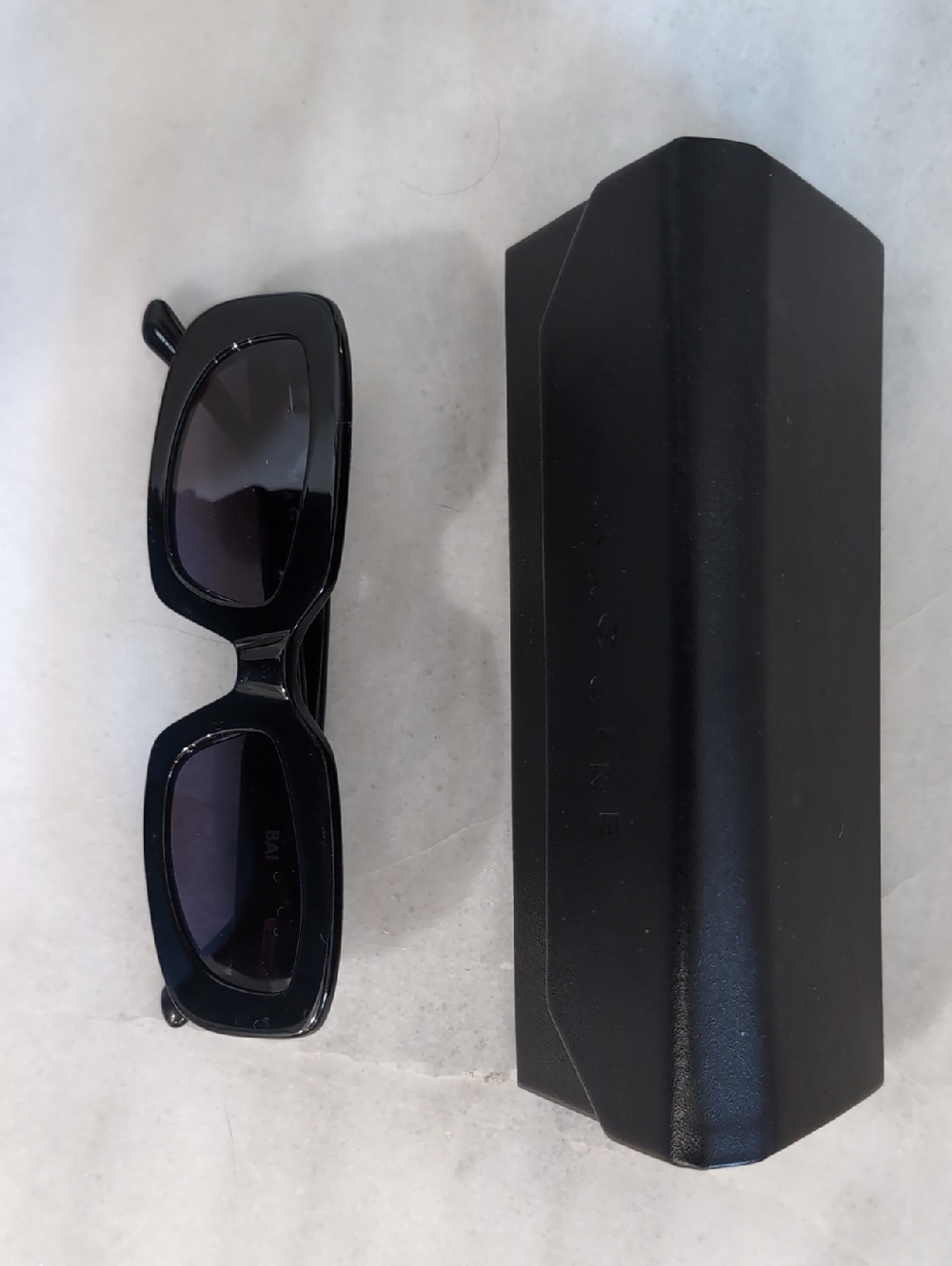 Black Rectangular Women’s Sunglasses - Classic Chic